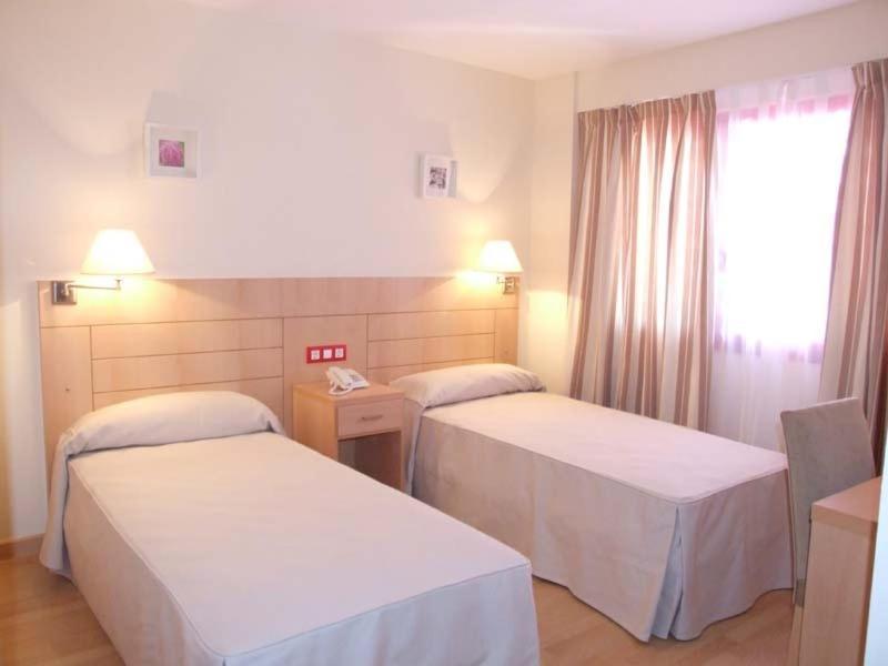 Hotel Villa De Zaragoza Casetas Værelse billede